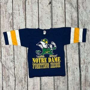 Vintage Notre Dame Fighting Irish NCAA Collegiate Boys Youth Kids Tshirt